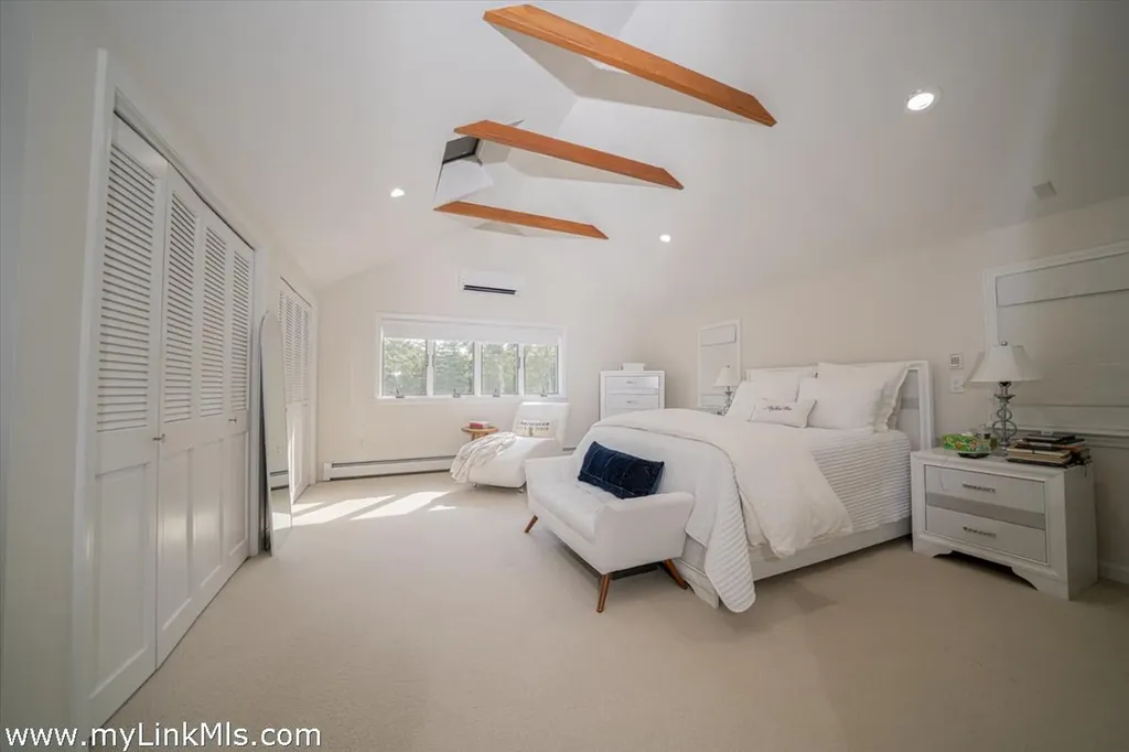 229 Oak Lane West Tisbury MA 02575