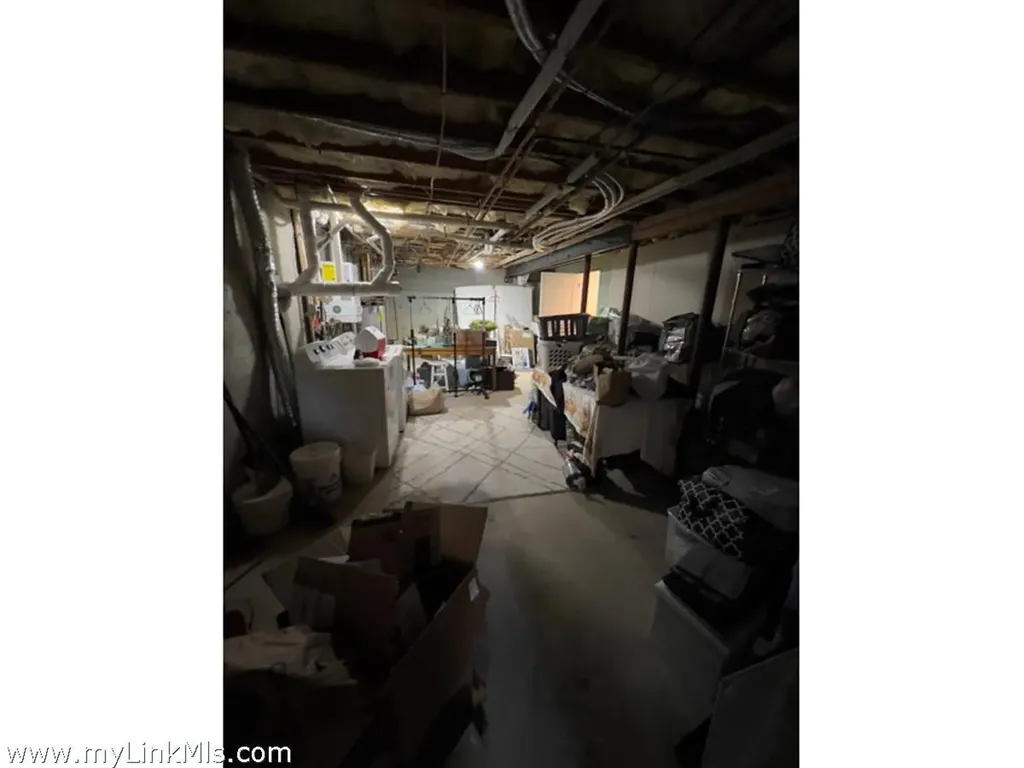 229 Oak Lane West Tisbury MA 02575
