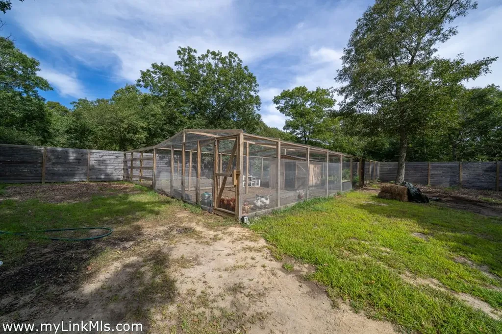 229 Oak Lane West Tisbury MA 02575