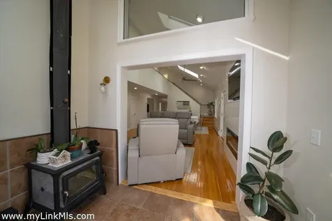 229 Oak Lane West Tisbury MA 02575