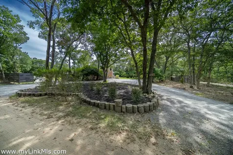 229 Oak Lane West Tisbury MA 02575
