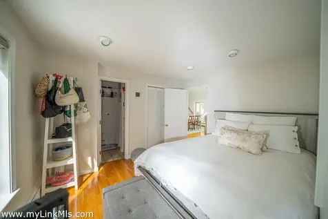229 Oak Lane West Tisbury MA 02575