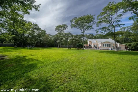 229 Oak Lane West Tisbury MA 02575
