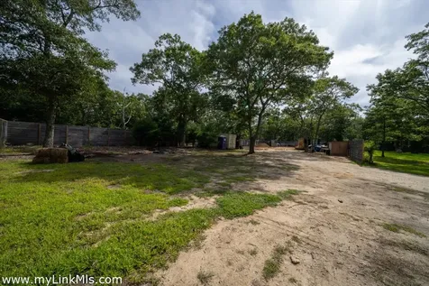 229 Oak Lane West Tisbury MA 02575