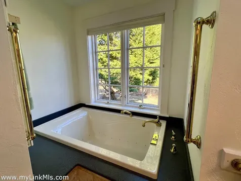 300 North Road Chilmark MA 02535