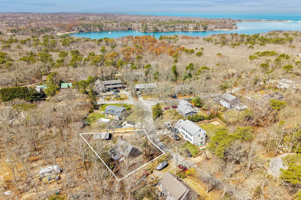 17 Mariner Road Vineyard Haven MA 02568
