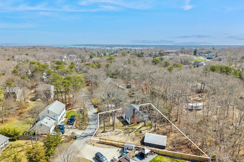 17 Mariner Road Vineyard Haven MA 02568