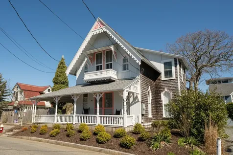 46 Kennebec Avenue Oak Bluffs MA 02557