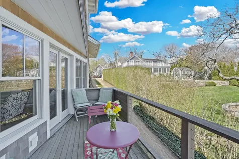 20 Union Court Vineyard Haven MA 02568