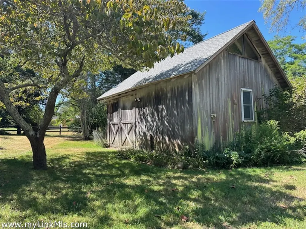 651 State Road West Tisbury MA 02575