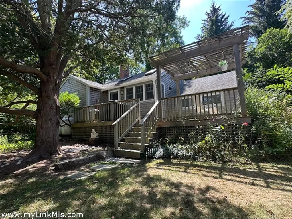 651 State Road West Tisbury MA 02575