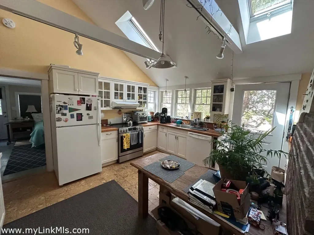 651 State Road West Tisbury MA 02575