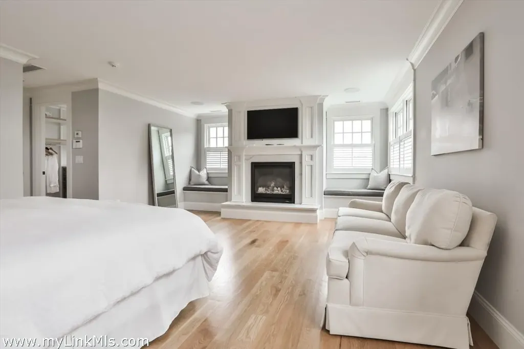 54 Fuller Street Edgartown MA 02539