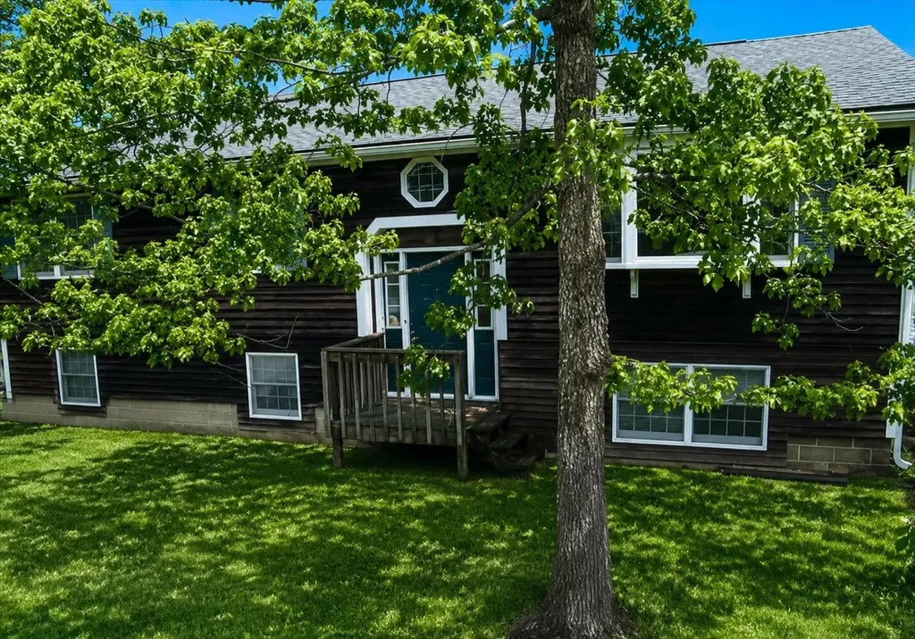 Edgartown MA, 37 Dodgers Hole Road