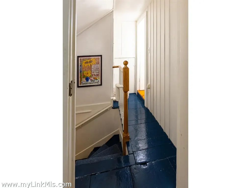 10 Danls Way West Tisbury MA 02575