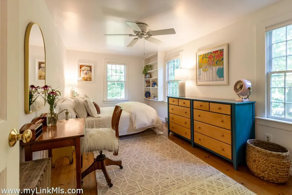 10 Danls Way West Tisbury MA 02575