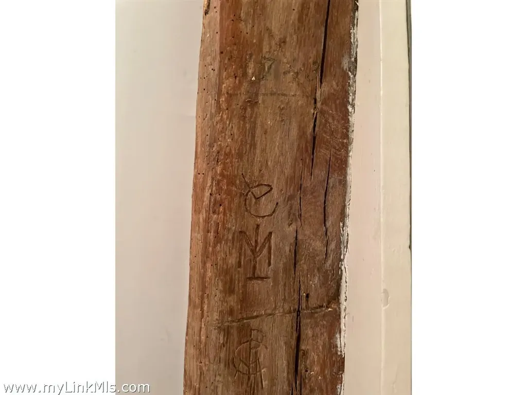 10 Danls Way West Tisbury MA 02575