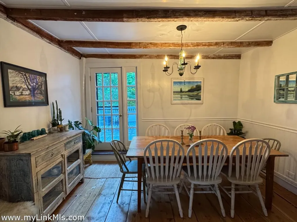 10 Danls Way West Tisbury MA 02575