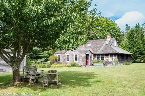 10 Danls Way West Tisbury MA 02575