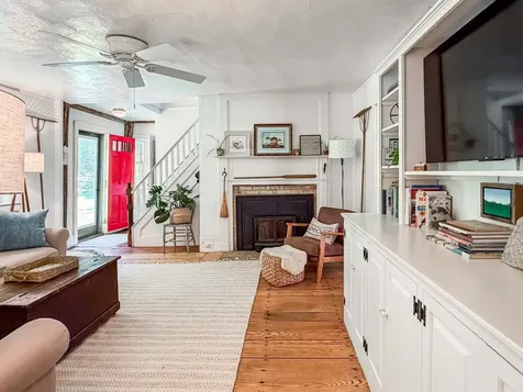 10 Danls Way West Tisbury MA 02575