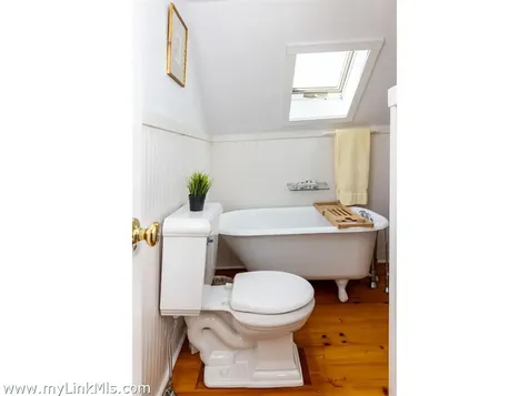 10 Danls Way West Tisbury MA 02575
