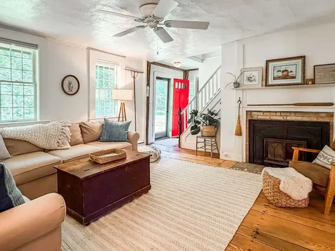 10 Danls Way West Tisbury MA 02575