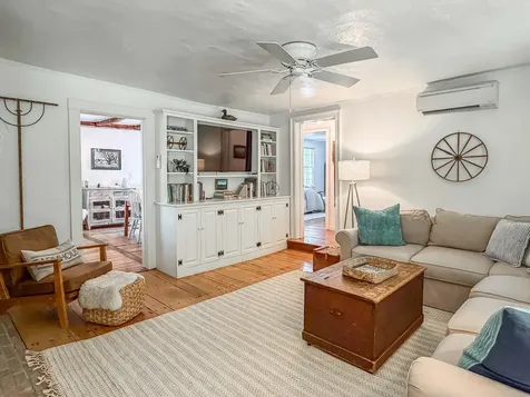 10 Danls Way West Tisbury MA 02575
