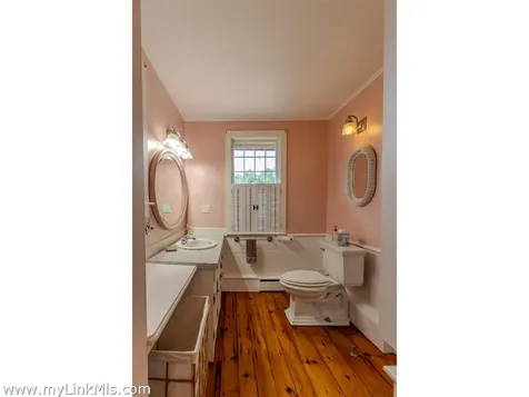 10 Danls Way West Tisbury MA 02575
