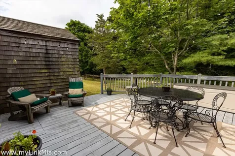 10 Danls Way West Tisbury MA 02575
