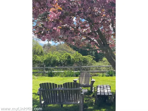 10 Danls Way West Tisbury MA 02575