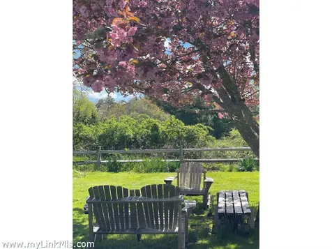 10 Danls Way West Tisbury MA 02575