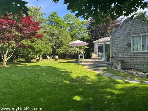 10 Danls Way West Tisbury MA 02575