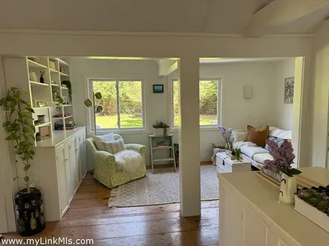 10 Danls Way West Tisbury MA 02575