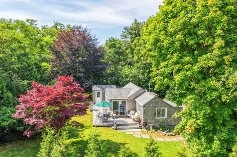 10 Danls Way West Tisbury MA 02575
