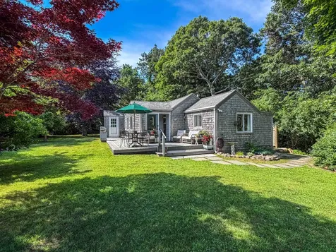 10 Danls Way West Tisbury MA 02575