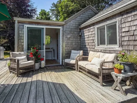 10 Danls Way West Tisbury MA 02575
