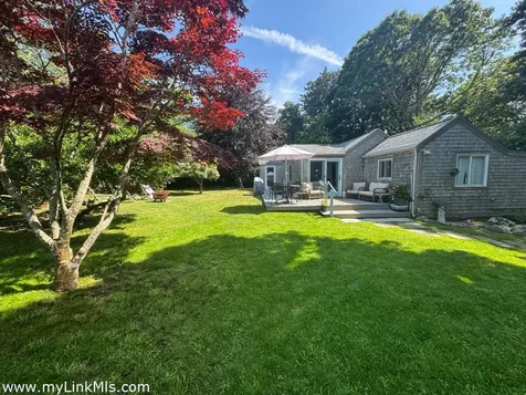 10 Danls Way West Tisbury MA 02575