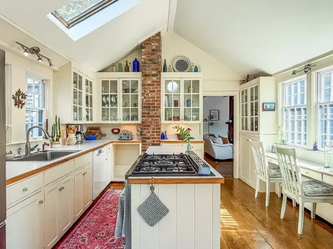 10 Danls Way West Tisbury MA 02575