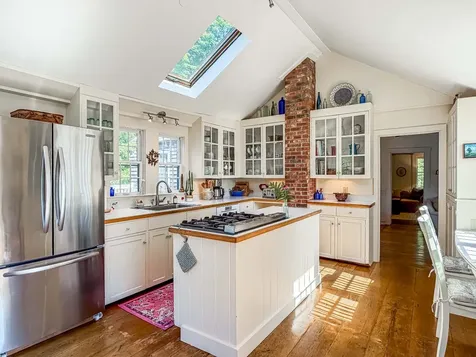 10 Danls Way West Tisbury MA 02575