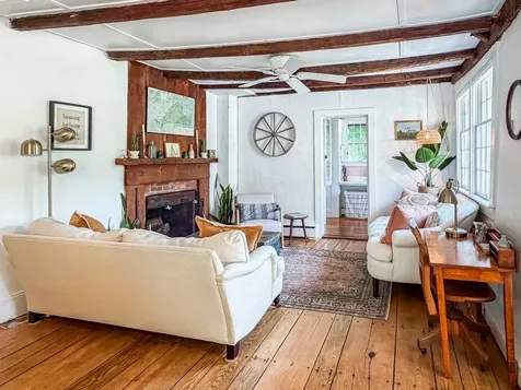 10 Danls Way West Tisbury MA 02575
