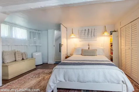 10 Danls Way West Tisbury MA 02575