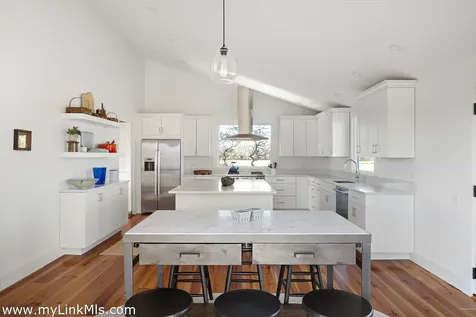 146 Quenames Road Chilmark MA 02535