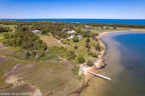 7 Overview Lane Oak Bluffs MA 02557