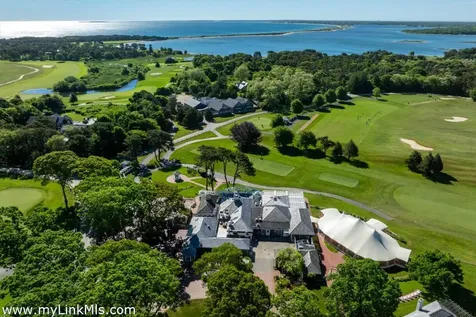 7 Overview Lane Oak Bluffs MA 02557