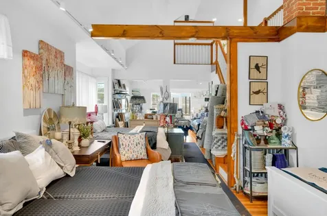 322 State Road Vineyard Haven MA 02568