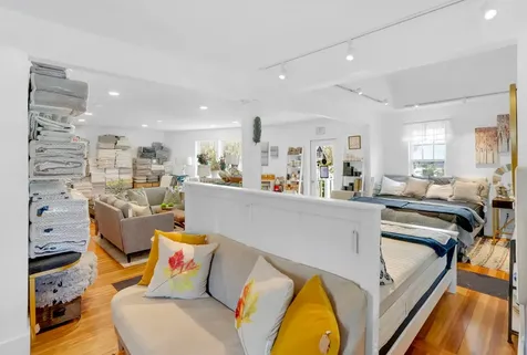 322 State Road Vineyard Haven MA 02568