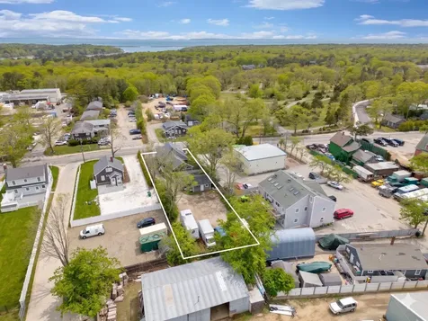 322 State Road Vineyard Haven MA 02568