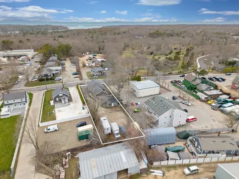 322 State Road Vineyard Haven MA 02568