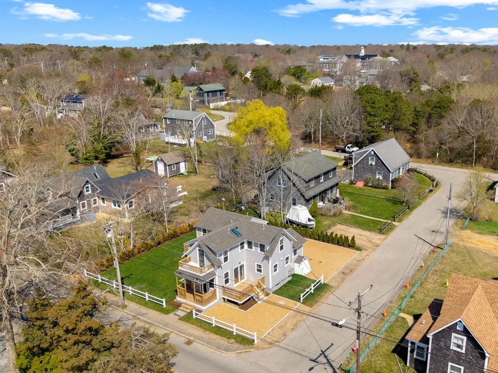 33 Vineyard Avenue Oak Bluffs MA 02557