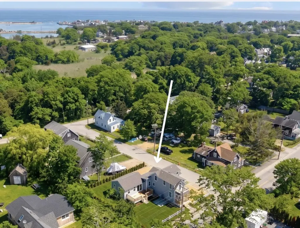 33 Vineyard Avenue Oak Bluffs MA 02557